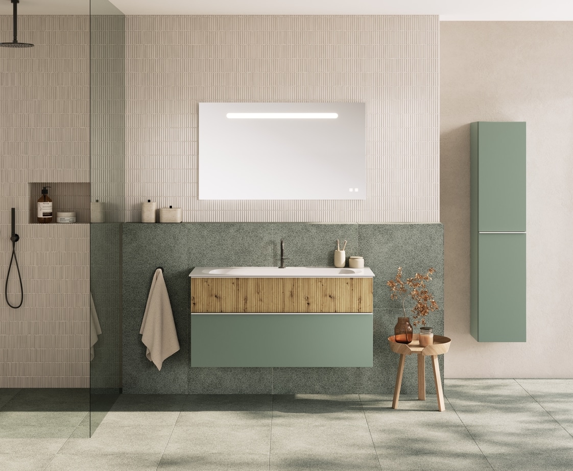Modernes Badezimmer mit grüner Einrichtung